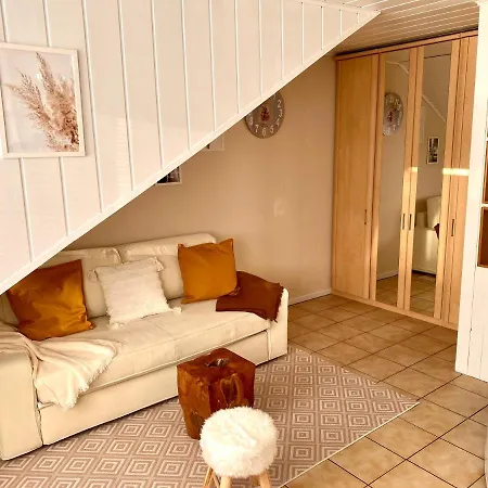 Ferienwohnung Bornheim شقة