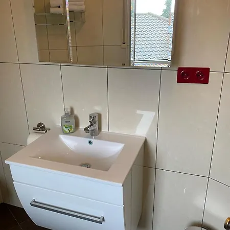 Ferienwohnung Bornheim * بورنهايم